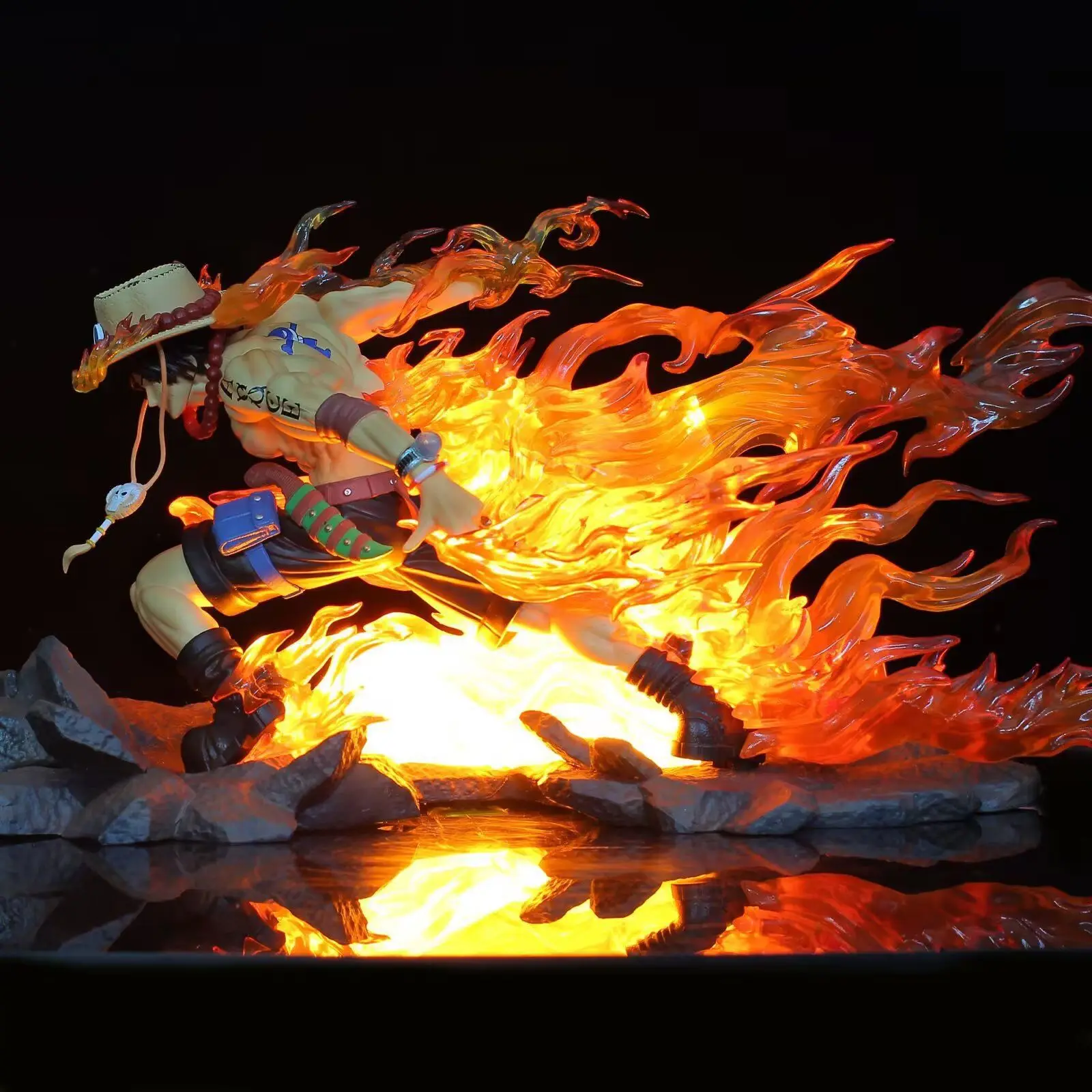 

Новая фигурка Portgas · d · Ace цельный экшн-фигурка пламя Дрифтинг Ace аниме подсветка ПВХ Коллекционная модель Кукла игрушки подарки