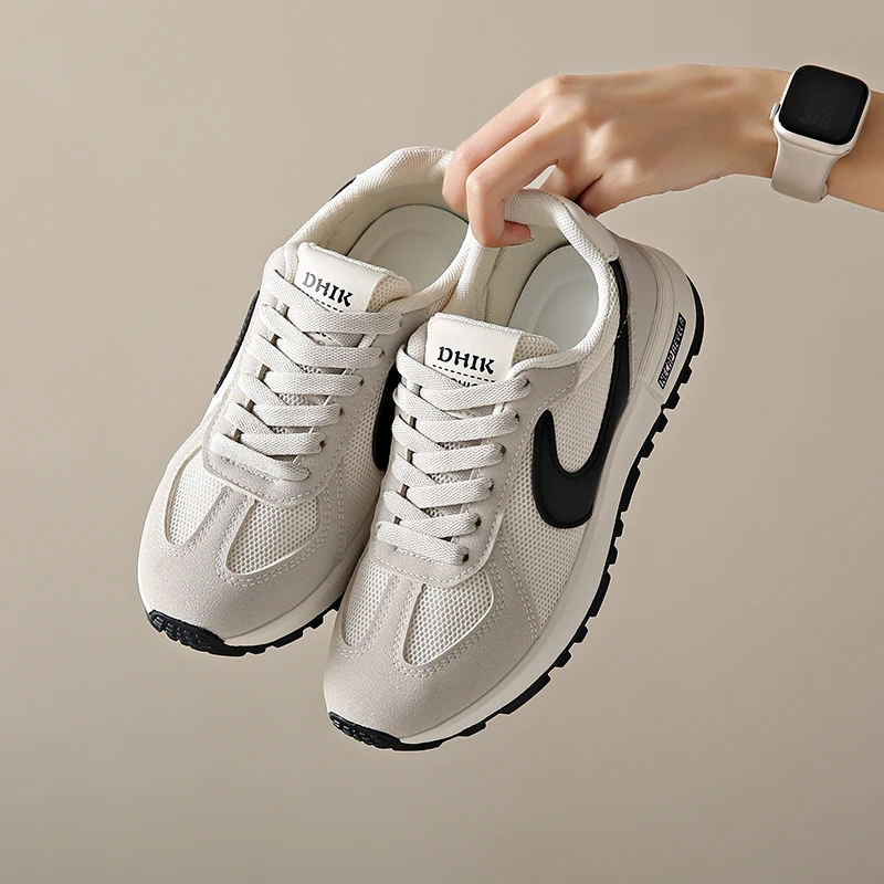 New Trendy Outdoor Running Shoes Casual Shoes Breathable Fashionable Comfortable Soft Sole Running Shoes Sneakers Women