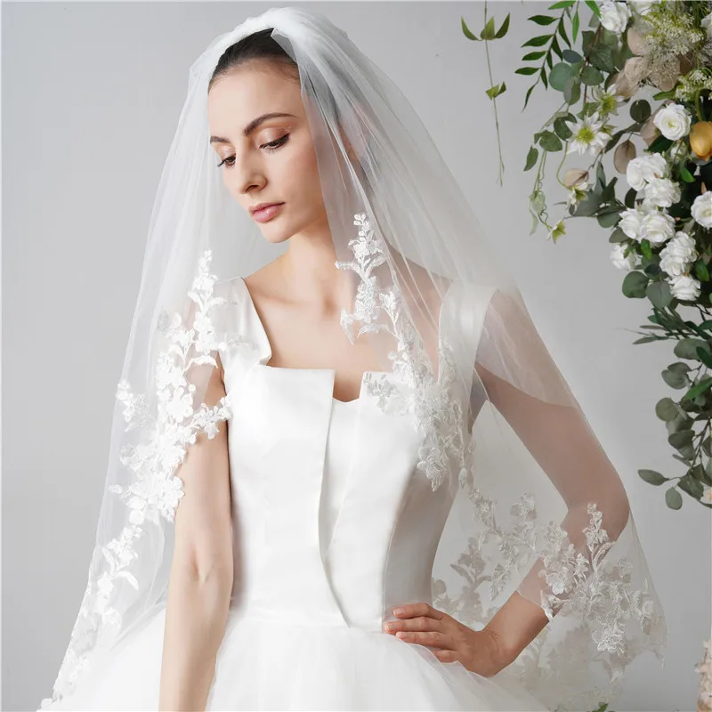 

White Women's Veil Appliques Lace Edge Short Wedding Veils with Comb Lace Catholic Veil Mantilla for Church Head Covering Scarf