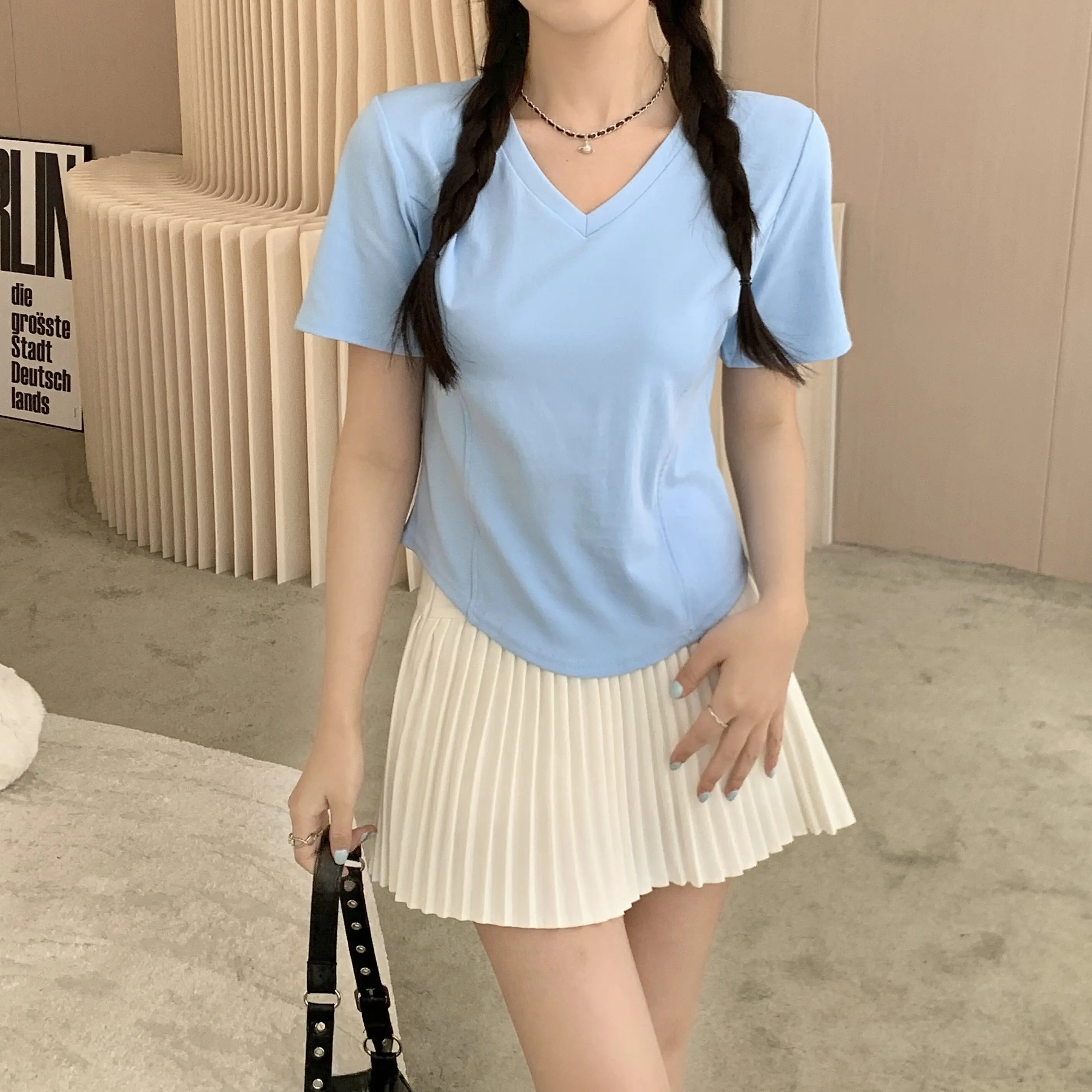 Light blue [v neckline]