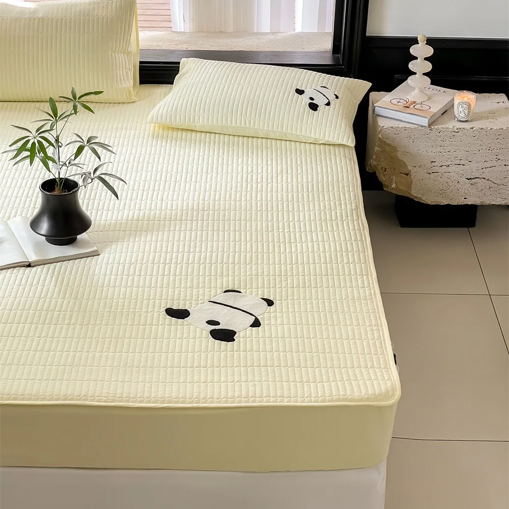 Cute climbing panda with cotton clip and elevated bed sheet mattress protective cover, all cotton dustproof bed sheet cover