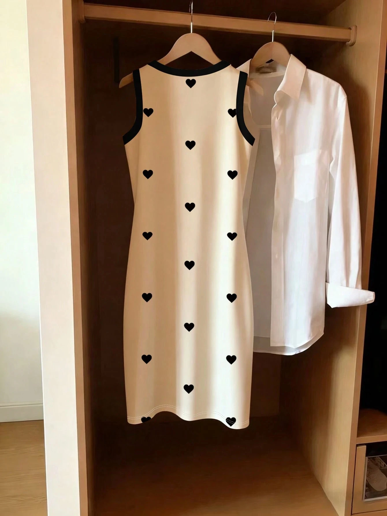 Women's Spring/Summer Casual Elegant Sleeveless Slim-Fit Round Neck Heart Print Dress 2