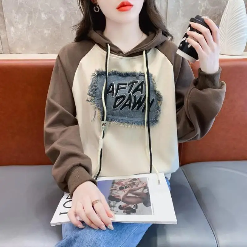 2023 New Spring Autumn Simplicit Fashion Denim Patch Retro Street Style Loose Hooded Short Pullover Patchwork Sweater for Women