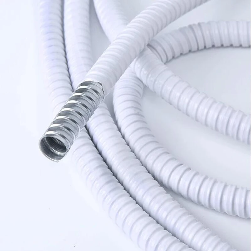 Рисунок 3 - Металлический шланг с белым пластиковым