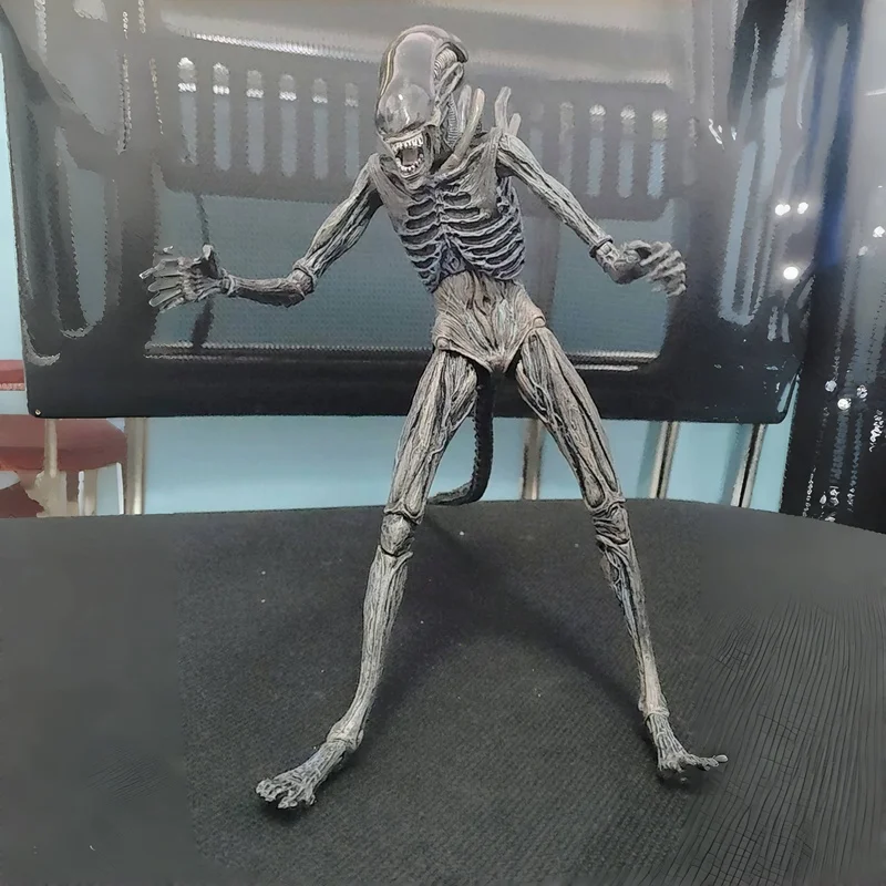 特撮 NECA Alien: Covenant - 7&quot; Scale Action Figure - Xenomorph Action Figure Amazon.com: NECA Alien: Covenant - 7