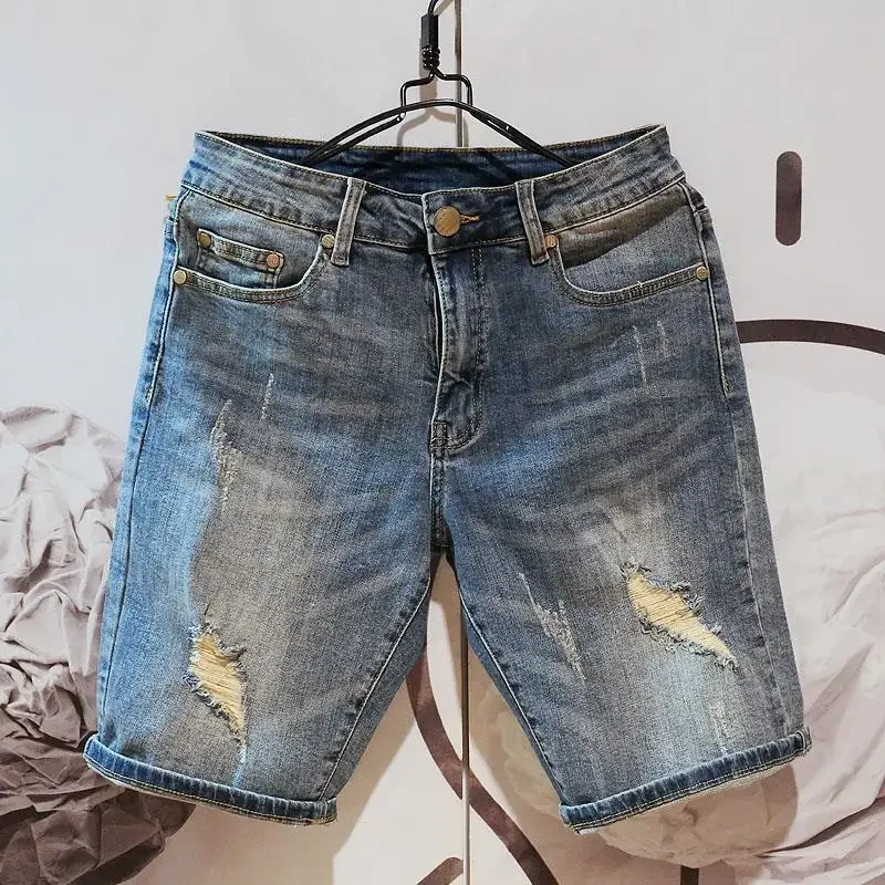thumbnail image 1 of Pantalones cortos de mezclilla para hombre, bermudas originales, pantalones vaqueros cortos largos para hombre, pantalones azules rotos a la mitad con botones, ropa de calle Harajuku en oferta, talla, 1 of 4