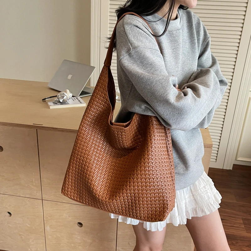 Fashionable Large Capacity Woven Tote Bag Single Shoulder Bag Handbag Simple Design Summer 2025 New Arrival from Mainland