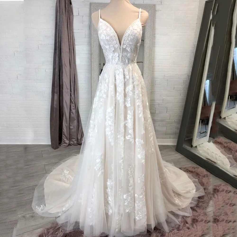 

JIERUIZE Lace Appliques Boho Luxury Wedding Dresses Deep V-neck Spaghetti Straps Backless Bridal Gowns Court Train