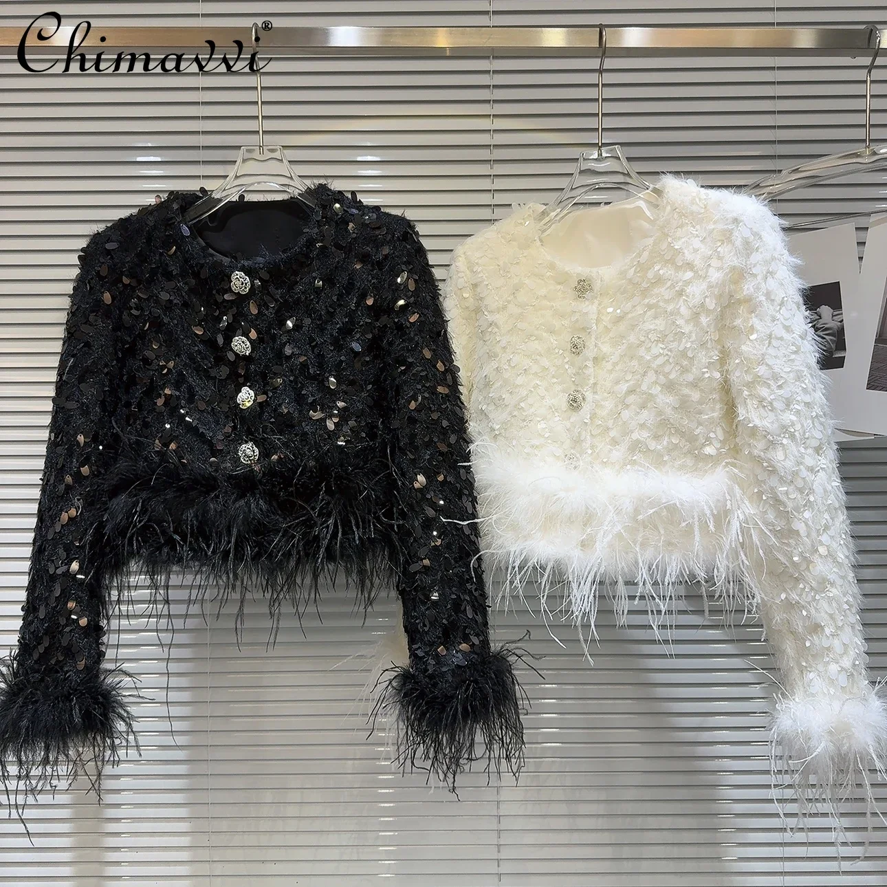 

High-End Women's Coat 2023 Winter New Luxury Fashion Rhinestone Buckle Ostrich Fur Sequined Plush Quilted Short Jacket Coats