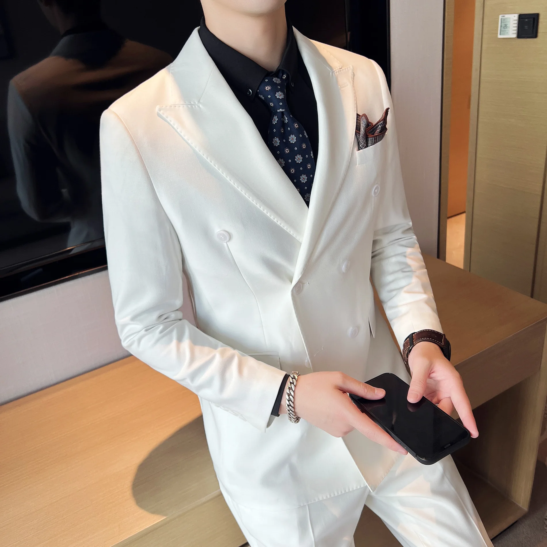 6880 Men's double-breasted three-piece suit