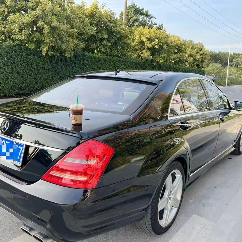 Spoiler In Fibra Di Carbonio Per Mercedes Classe S W221 – Stile AMG – Nero Lucido