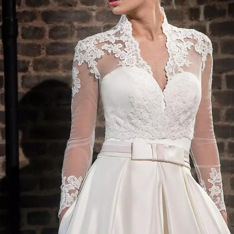 

2022 New V-Neck Bridal Long Sleeve Jacket Shawl White Ivory Lace Applique Custom Wedding Accessories Jackets Women bolero femme