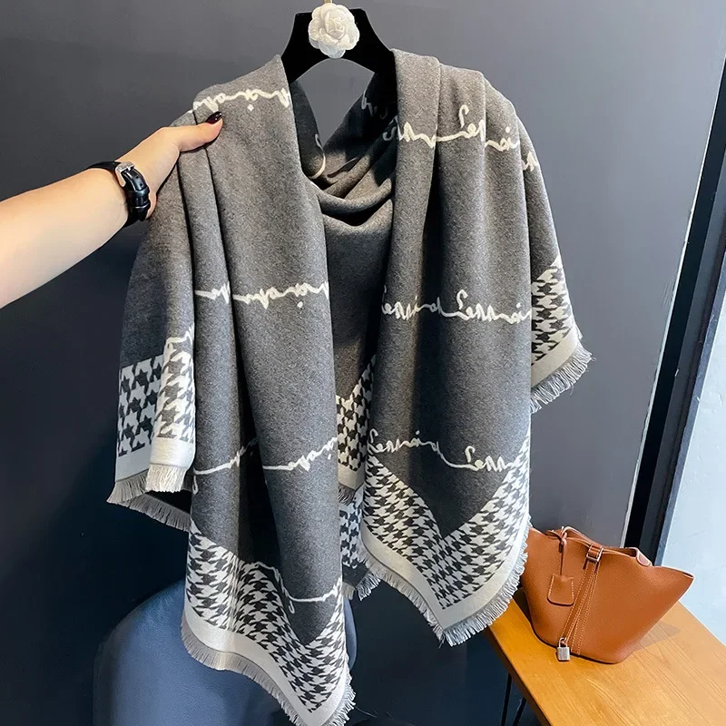 Autumn Winter New Square Scarf Women Outdoor Keep Warm Thick Large Scarf Luxury Soft Imitated Cashmere Lady 130*130cm