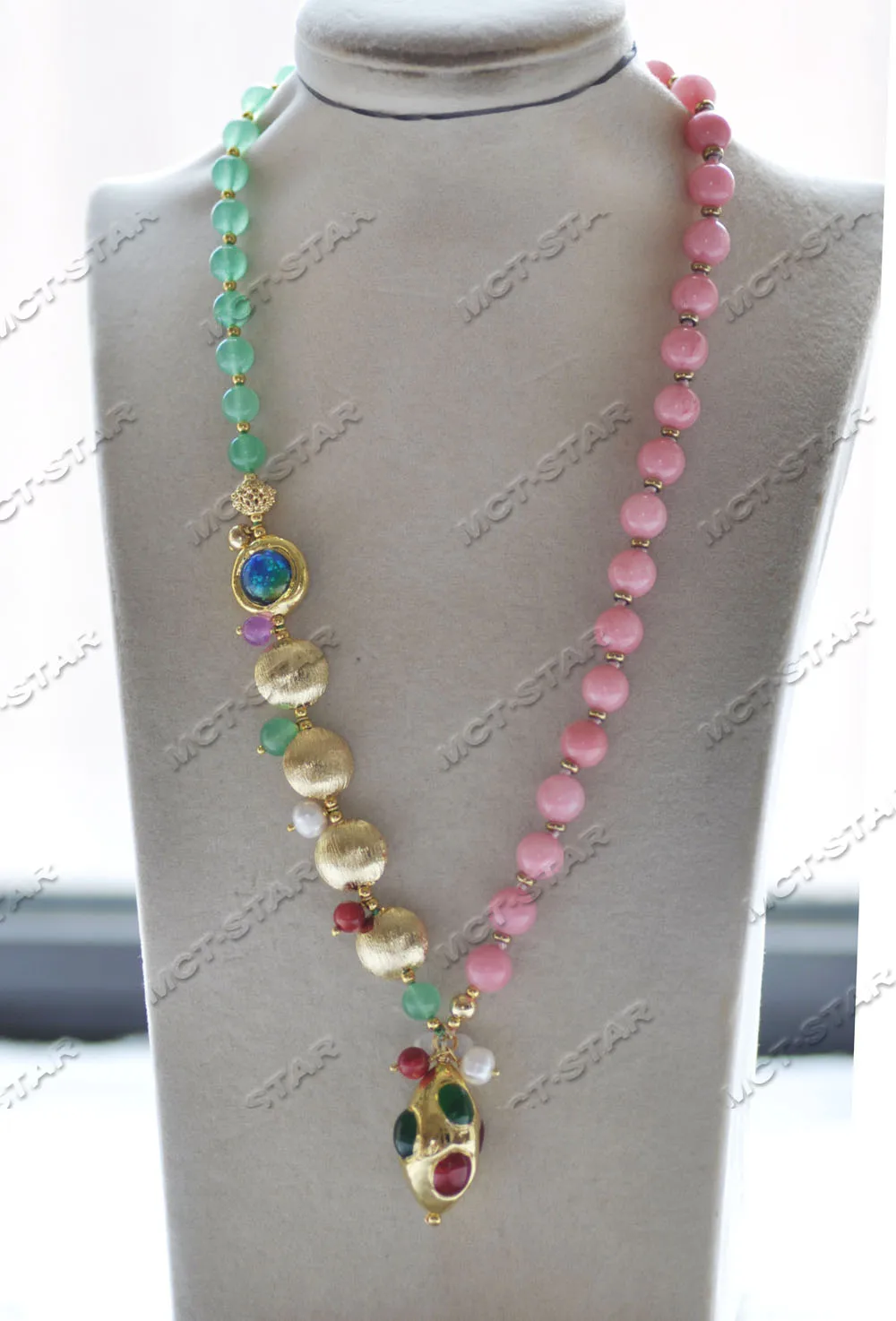 

MTC·STAR Z12798 21'' 30mm Pink Green Jade Blue Ancient Glass Gold-Plated Coin Necklace Pendant