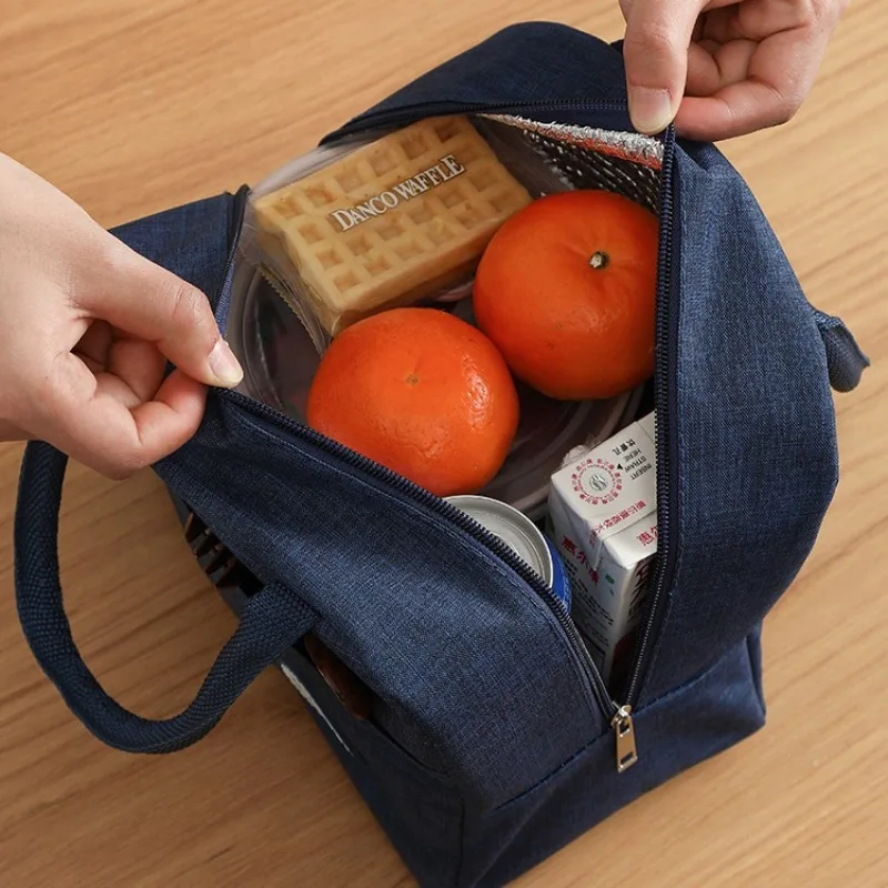 Enhanced Insulated Lunch Bag with Leakproof Lining and Zipper Closure