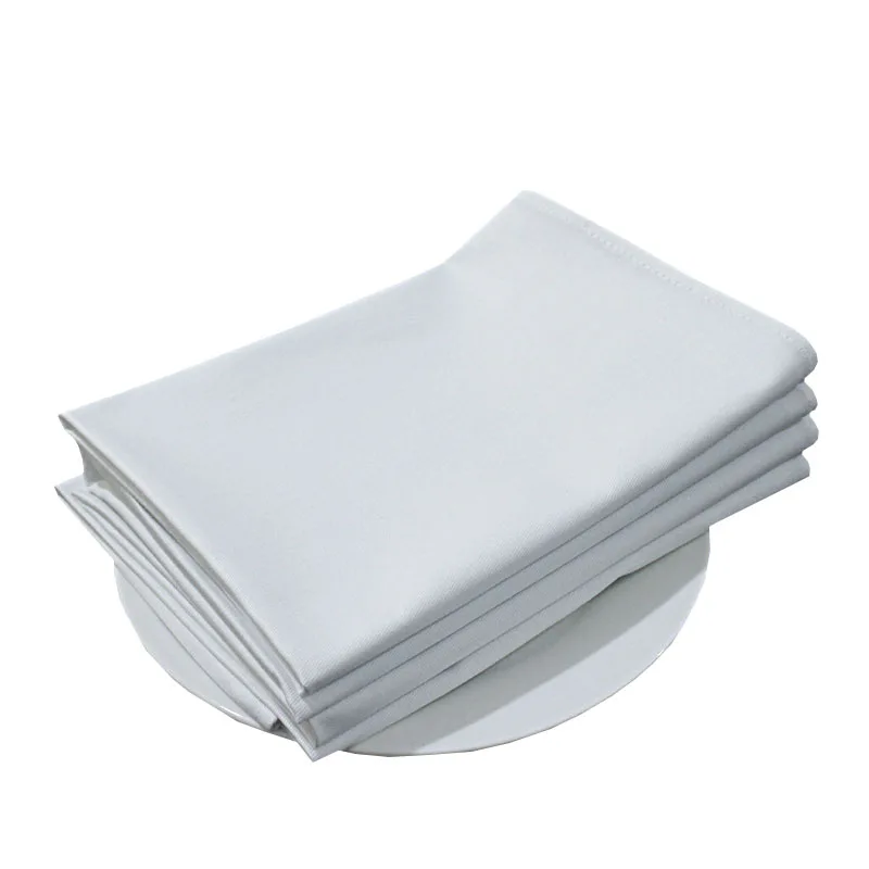 Рисунок 6 - Толстые белые обеденные тарелки