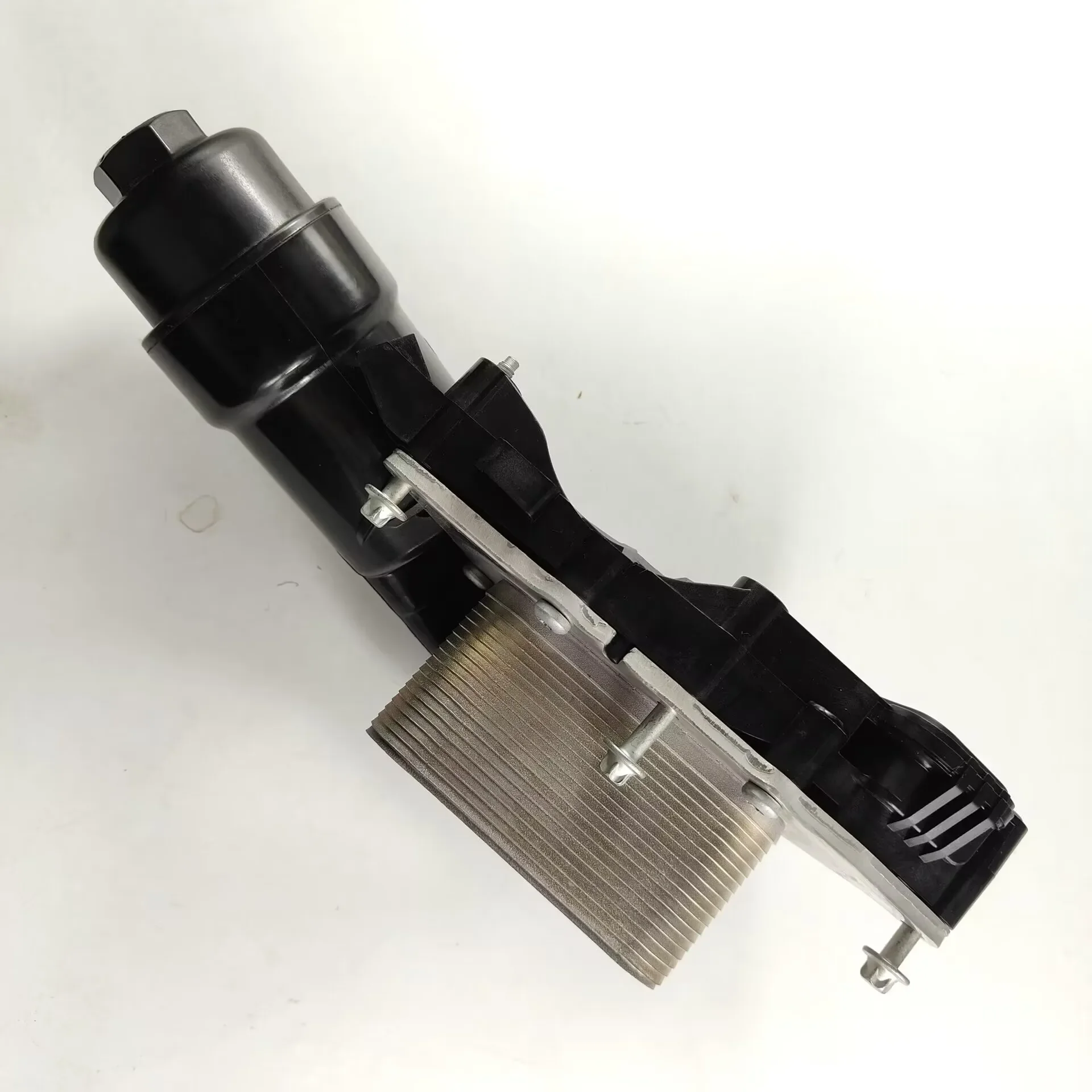 Metal&Plastic Oil Cooler Assembly 11428585235 For BMW 2 Series F45 F46 X1 F48 X2 F39 MINI F56 F55 Clubman F54