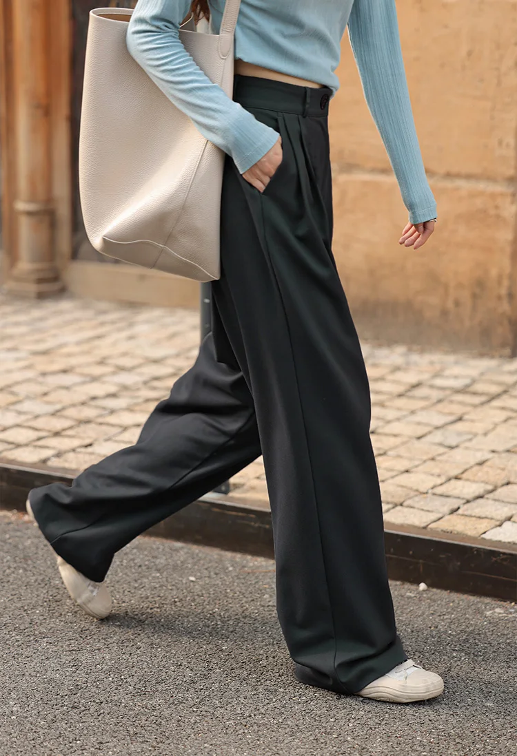 Women Slouchy Pleat Details Tailored Trouser