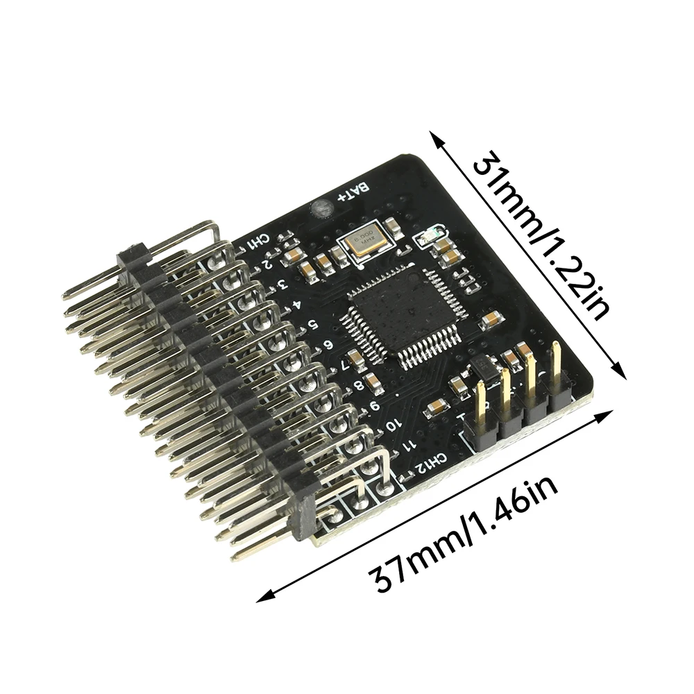 Carte adaptateur PWM 12 canaux CRSF/ELRS vers PWM montrant les ports de sortie servo et le BEC 5V intégré.