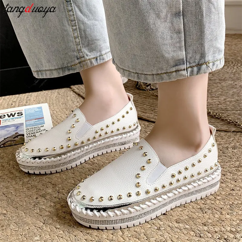 

Women Platform Flats Shoes Casual Studded Flats Luxury Brand Rivet Loafers Unisex Shoes Slip on Big Size 41 42 43 Spikes Studded