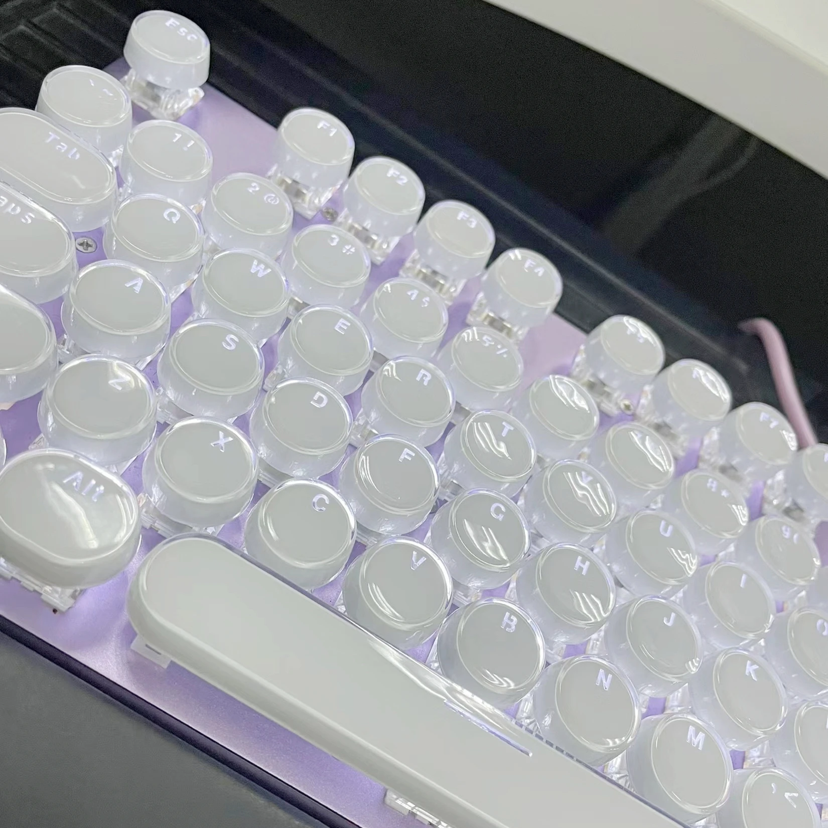 Keycaps Translúcidos 104 Teclas Layout Baixo Perfil Branco Keycaps Faça Você Mesmo Preto Backlit Borda de Cristal para Teclado Mecânico - Imagem 2