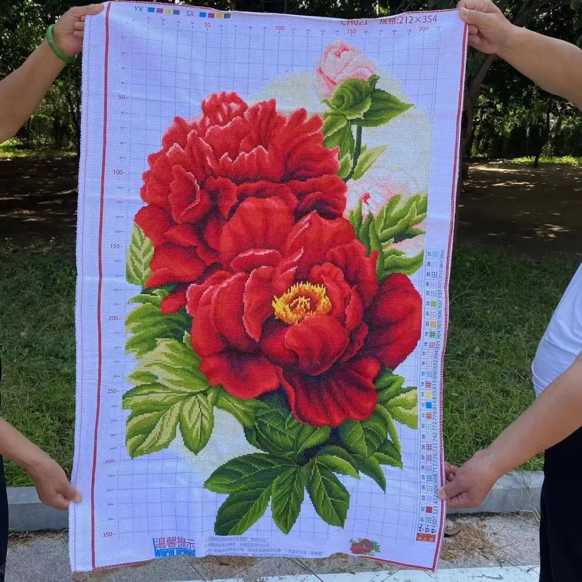 Pure handmade cross stitch finished product with artificially embroidered vertical pattern of flowersbloomingrich and noble70*90