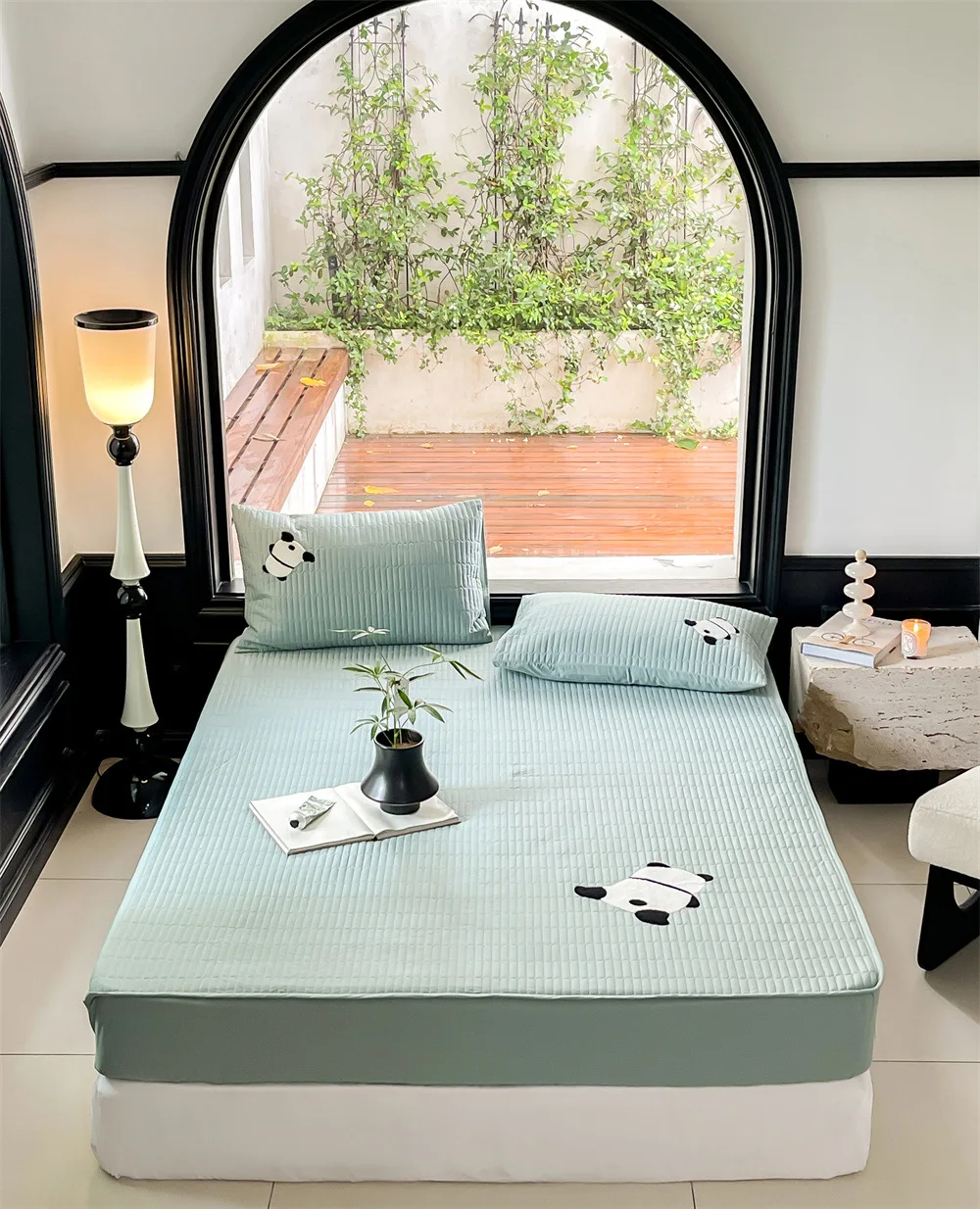 Cute climbing panda with cotton clip and elevated bed sheet mattress protective cover, all cotton dustproof bed sheet cover