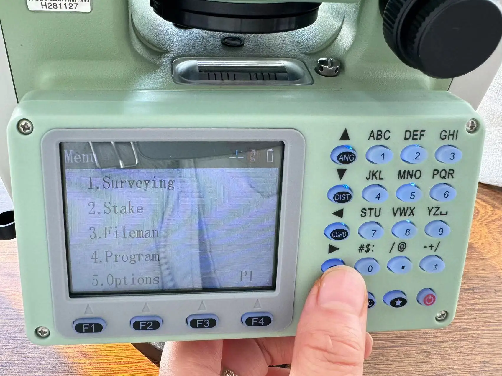 Hi-target HTS-520L8 Optical Equipment 800m reflectorless Total Station with Colo