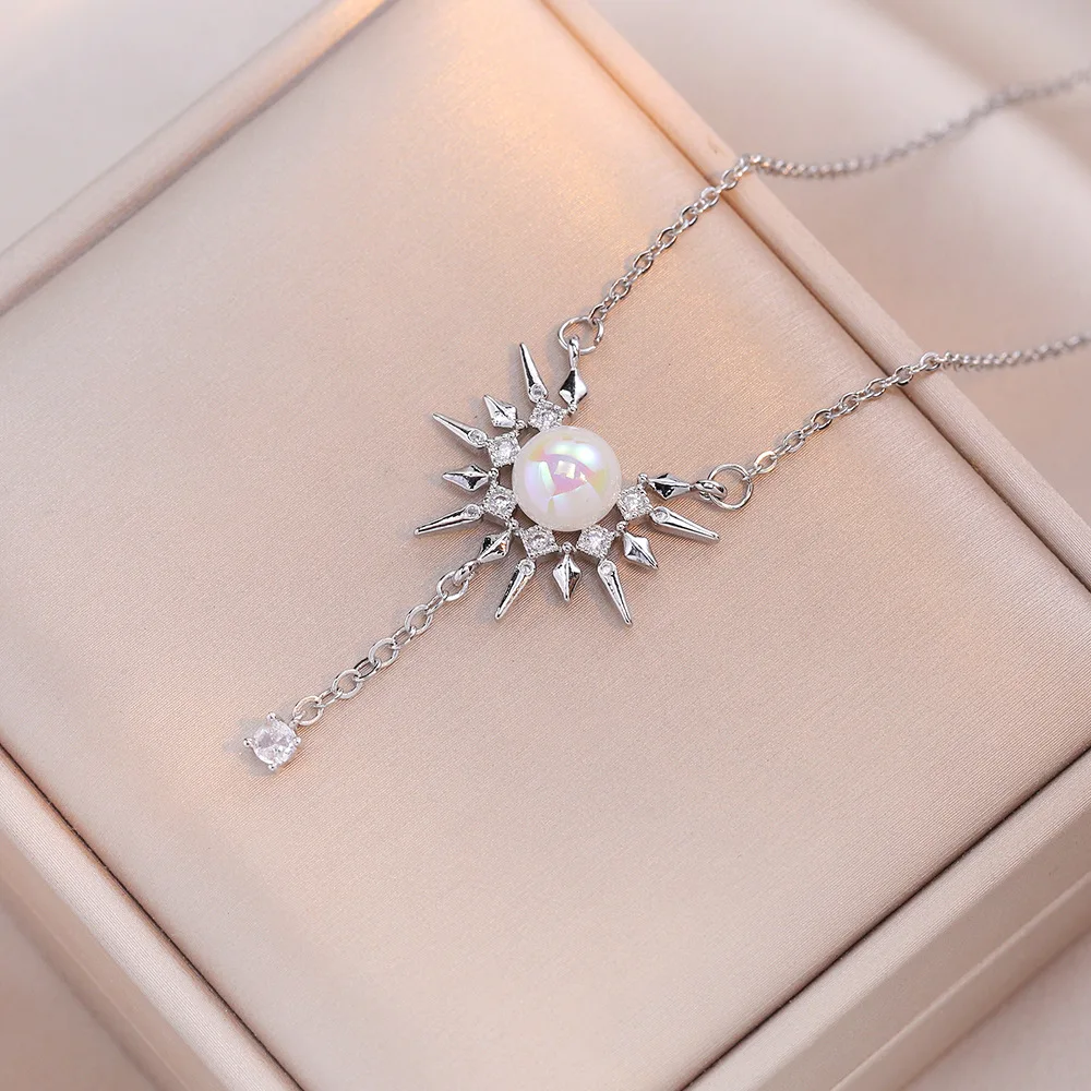 Fashion light luxury retro zircon imitation pearl necklace for women, pendant