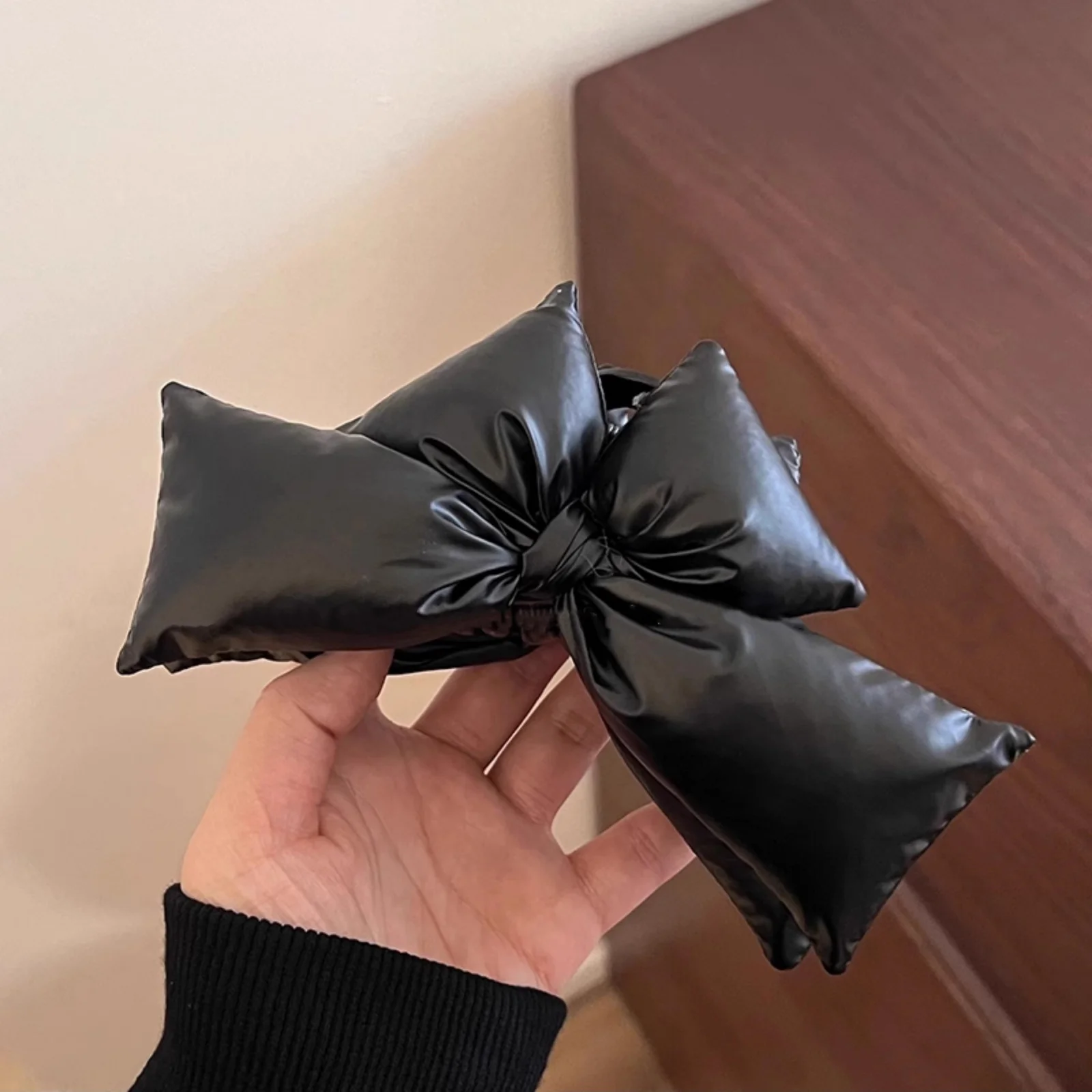 1 Pcs Black Leather Cotton Stuffing Bow Claw Clip,Large Jaw Clips for Thick Hair,No-slip Fashion Winter Hair Accessory for Girls