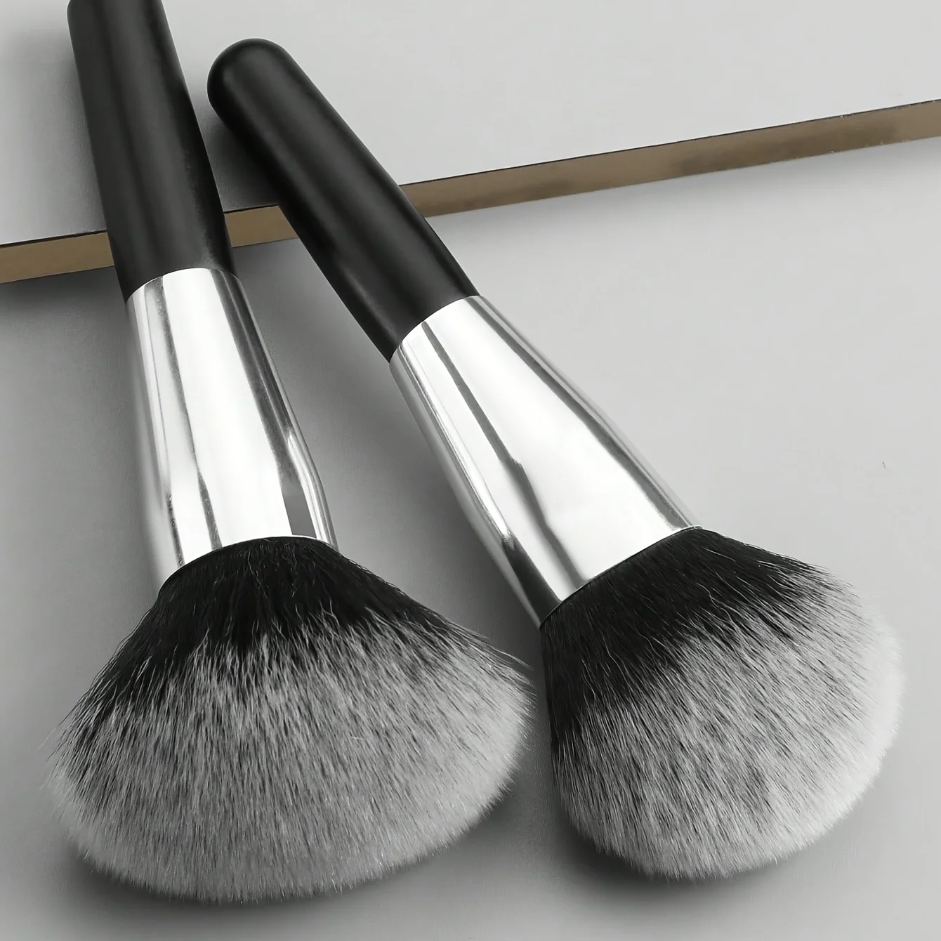 Makeup Brushes Set with Portable Case