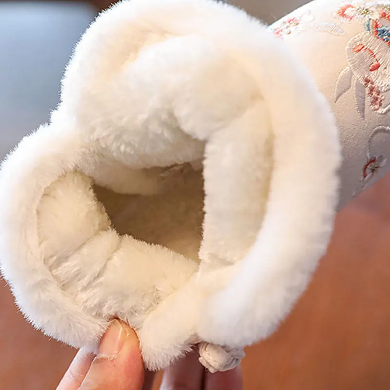 Рисунок 5 - Туфли с вышивкой для девочек