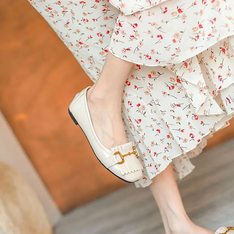 2024 New Fall Casual Work Black Shallow Mouth Commuter Loafers Fashion Fringe Design Square Head Comfortable Women's Flat Shoes