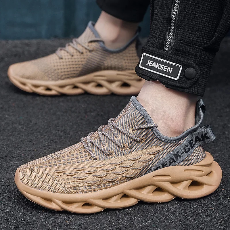New Mesh Men's Sneakers Comfortable Breathable Men Casual Sneakers Fitness Fashion Outdoor Soft Bottom Light Male Running Shoes