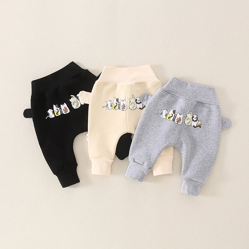 

Осень-зима 2023, штаны для маленьких мальчиков, с мультяшным котом, с эластичным поясом и регулируемой промежностью, брюки для новорожденных мальчиков, бархатные штаны для малышей
