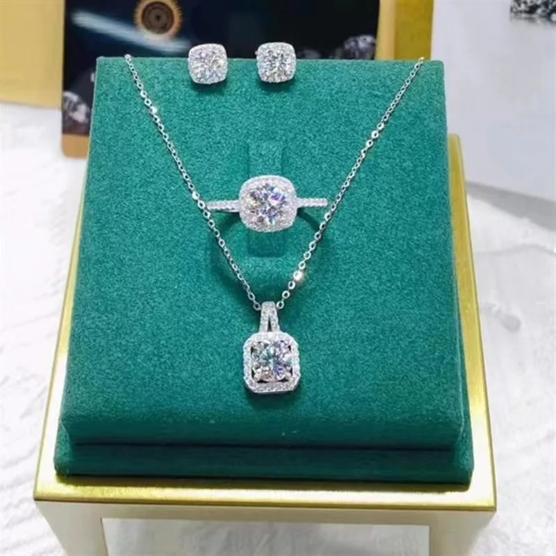 KoreanFashionSquareZirconPendantNecklaceforWomensExquisite