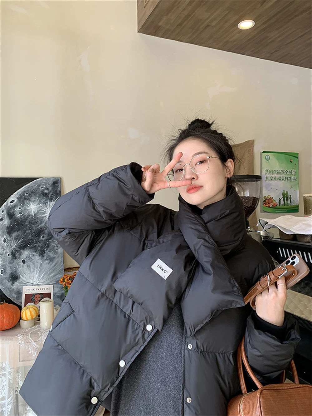 2023 New Winter Women's Wear Korean Academy Style Loose Traf Short White Duck Down Lightweight and Warm Down Coat