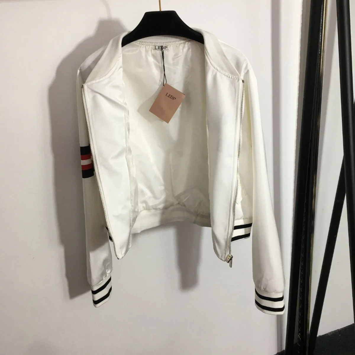 

Short Baseball Jacket Women's 2023 New Spring And Autumn Fashion Versatile Casual Sports Jacket European Cardigan Trend Station