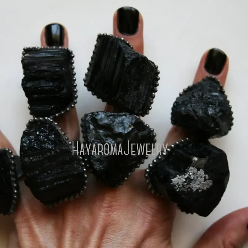 

10pcs Tourmaline Crystal Ring Large Raw Schorl Adjustable Goth Witchcraft Wicca Boho Jewelry Men Halloween Boho Black Accessory