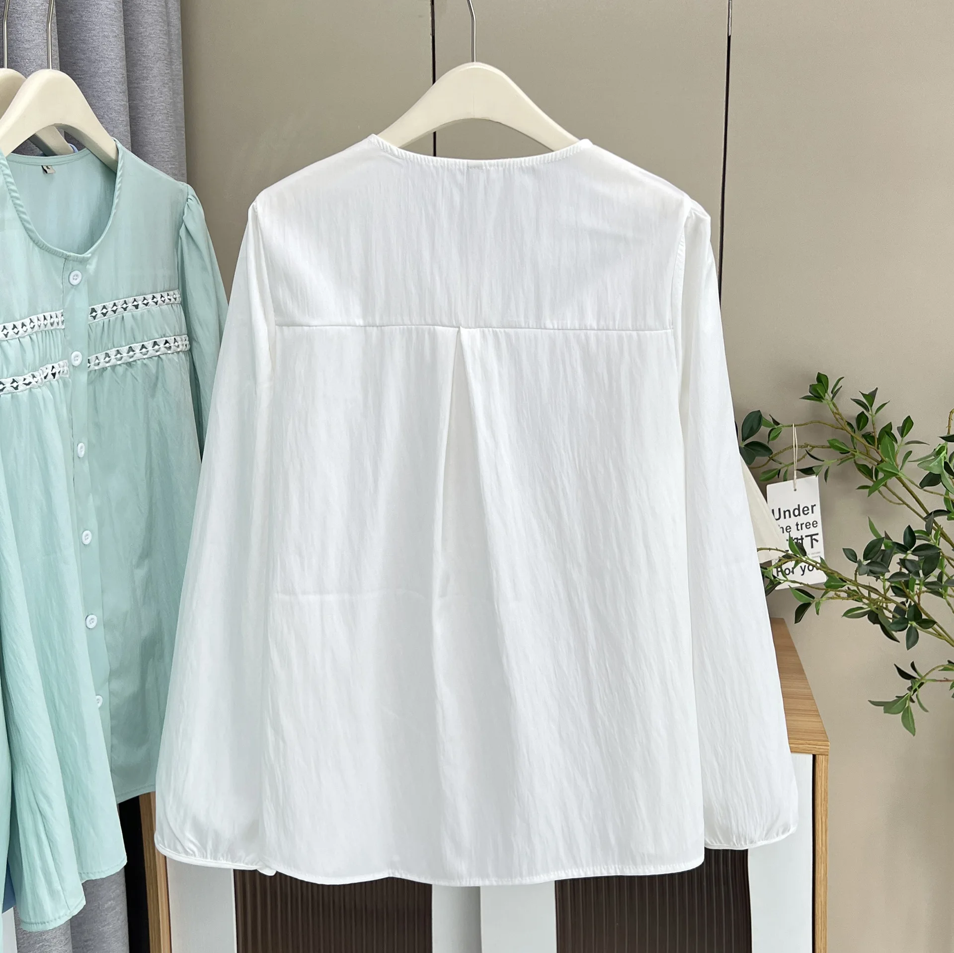 Plus Size Women's Blouses New Autumn Style Lace Patchwork Long Sleeve Shirt 326