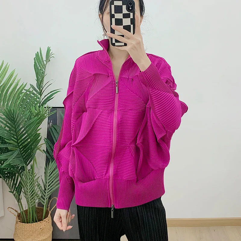 

COZOK 2024 Spring New Stand Collar Long Sleeve Solid Color Zipper Simple All-match Pleated Loose Coat Women WT3079