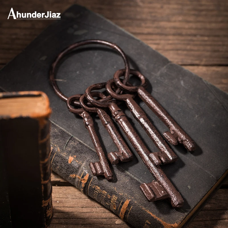 

New Epikto Retro Metal Iron Key Four-piece Wedding Decoration Trinkets Vintage Photography Props Home Decoration