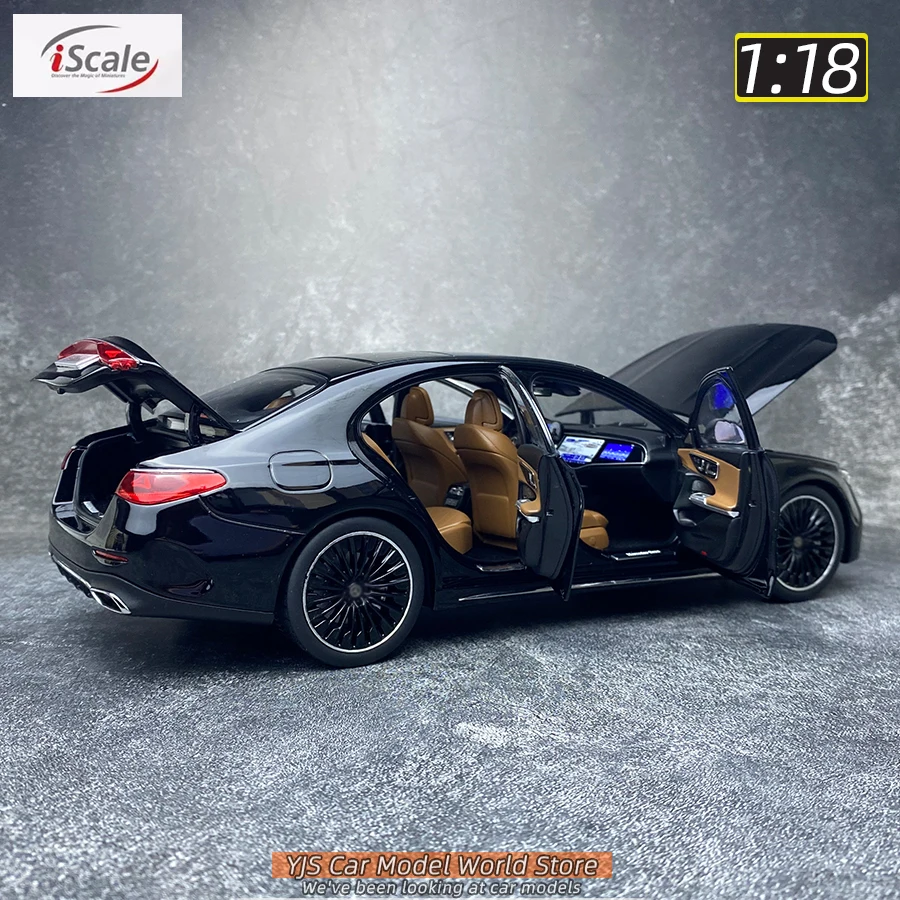 iScale Diecast model 1:18 scale E-Klasse E450 W214 New sedan