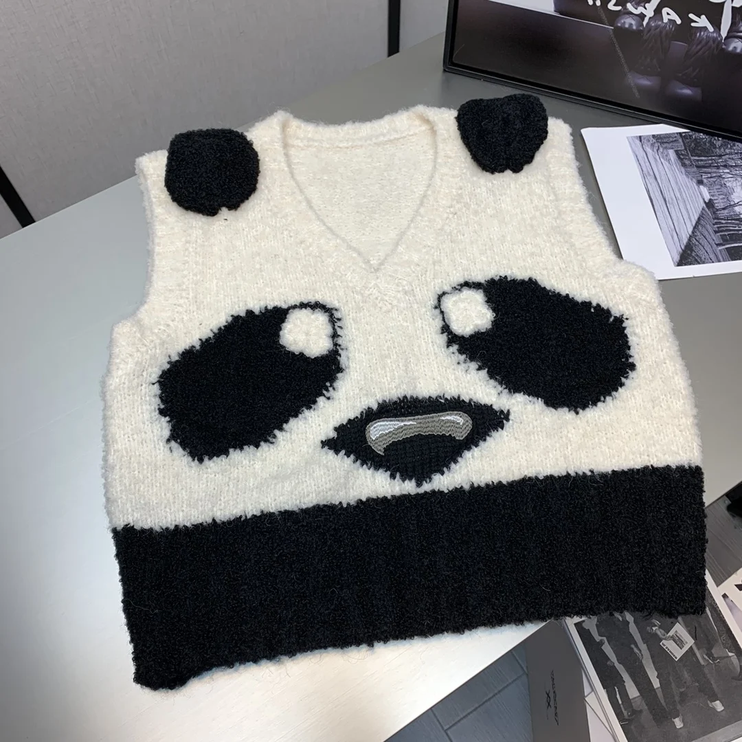 

Осень-зима, новинка 2023, женская одежда, шерстяной жилет с трехмерной пандой и широкими плечами, 1023