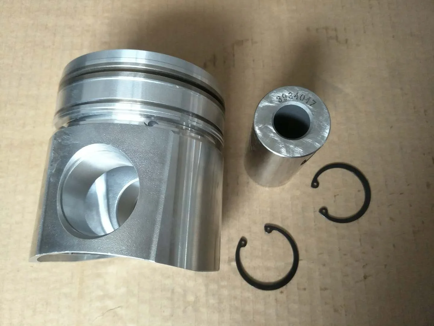 ISBe ISDe QSB6.7 diesel engine piston kit 4089453 4897980 3934047 