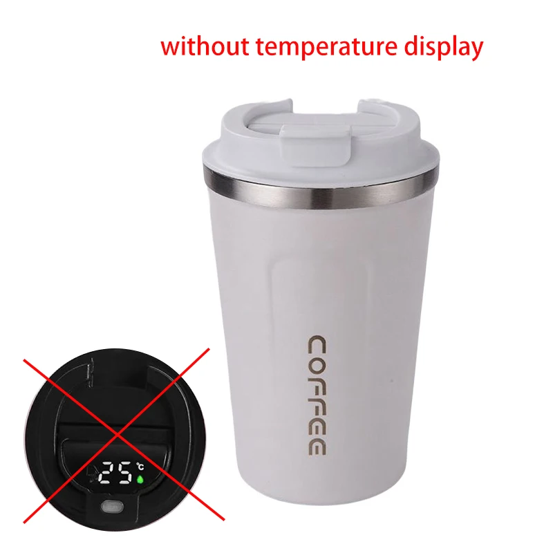 Termo de café con pantalla de temperatura, taza de café aislada