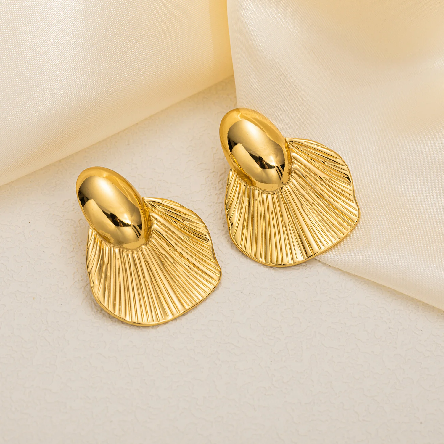 Boucles D'oreilles Vintage Signées MONET - Bijou Rétro De Collection (Occasion)