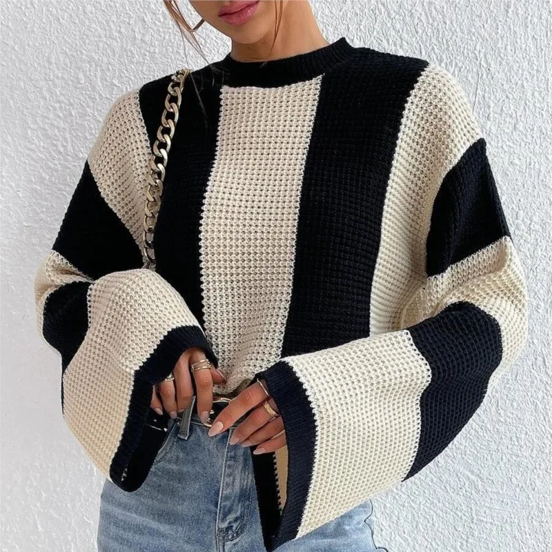 

2023 Autumn Women's Round Neck Knit Sweater Ladies Stripe Contrast Flare Sleeves Fashion Small Commuter Outerwear Top