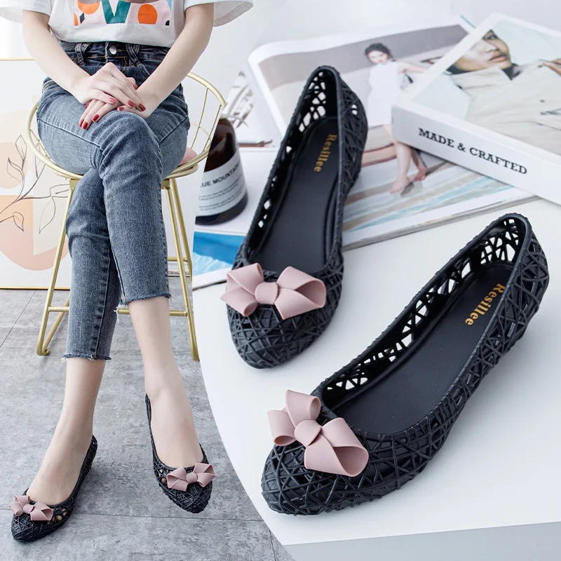 thumbnail image 1 of Sandalias de plástico con tacón inclinado pequeño para mujer, zapatos de gelatina con huecos de cristal, transpirables, porosas, botas de lluvia, novedad de verano de 2024, 1 of 4