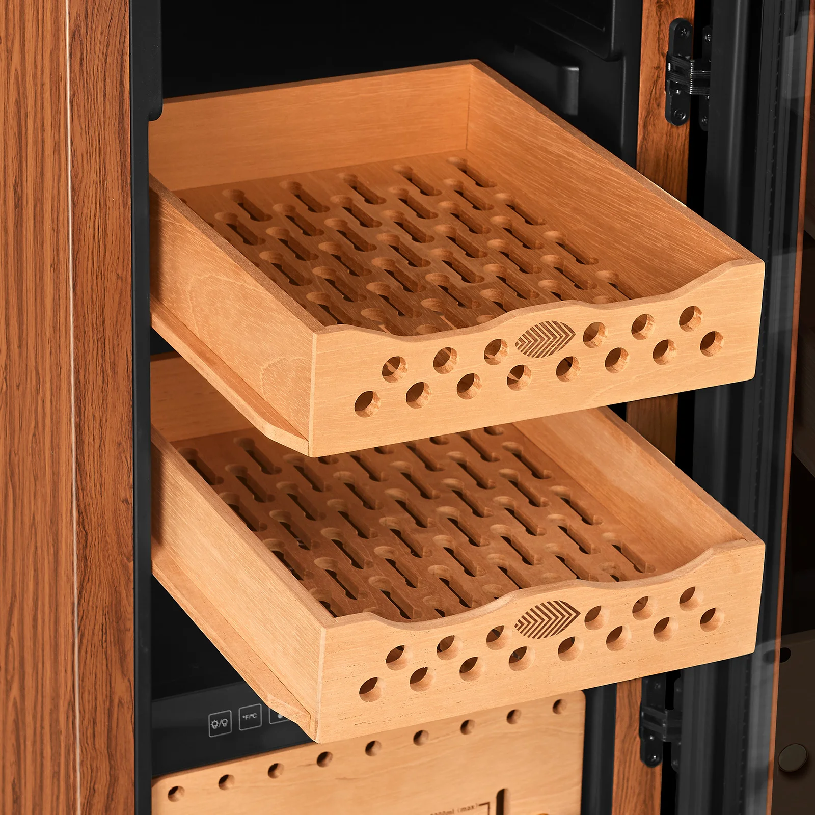 S02f66d07e72b4f528ec4e404995e105aZ elektronischer Humidor Zedernholz